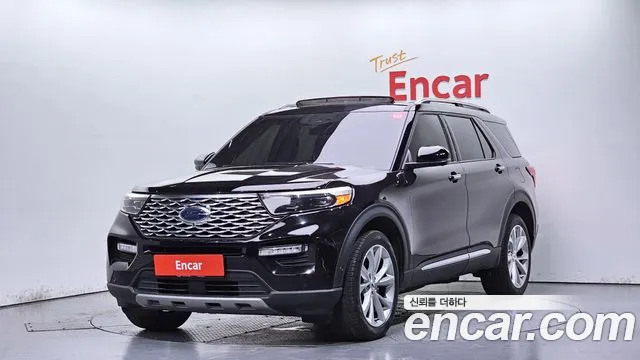 Ford Explorer 2022 — photo 1