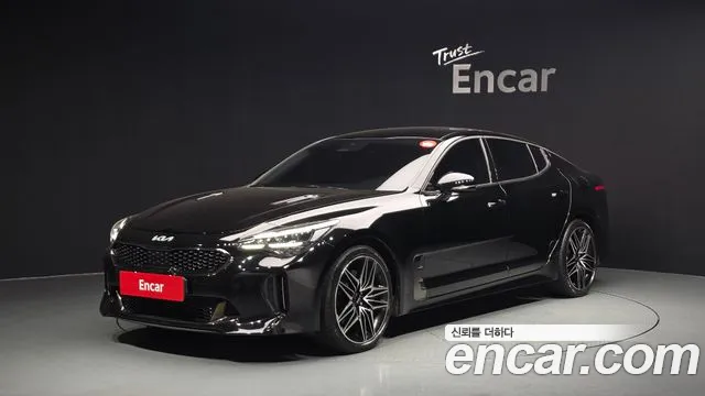 Kia Stinger 2023 — photo 1