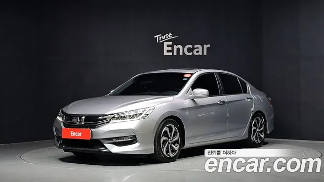 Honda Accord 2017 — photo 1