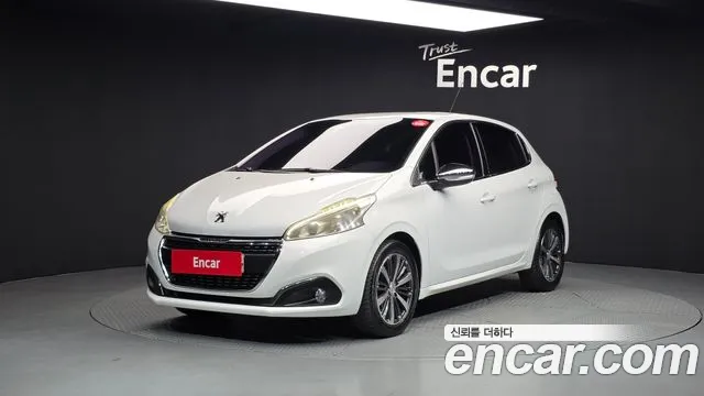 Peugeot 208 2017 — photo 1