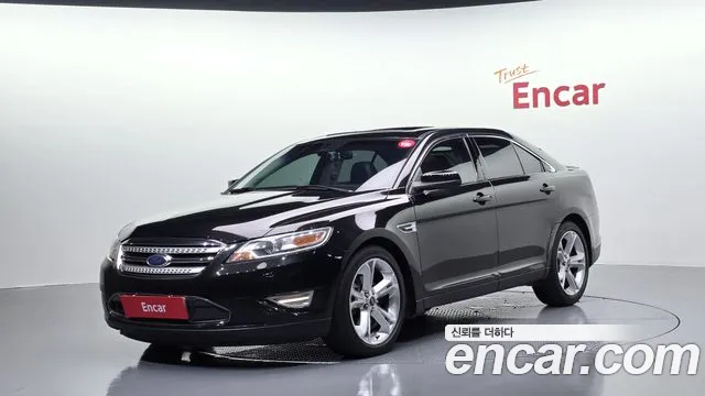 Ford Taurus 2012 — photo 1