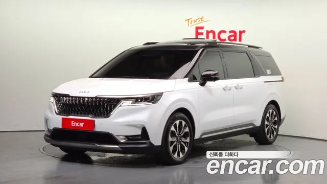 Kia Canival 2023 — photo 1