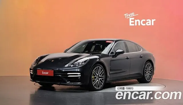 Porsche Panamera 2023 — photo 1