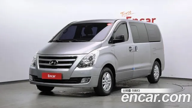 Hyundai Starex 2017 — photo 1