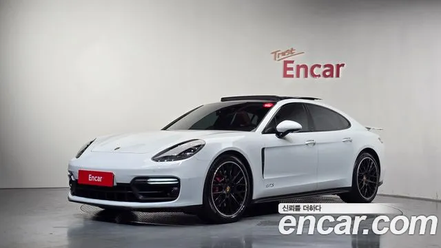 Porsche Panamera 2019 — photo 1