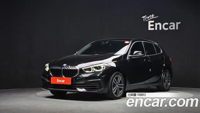 BMW 1-Series 2022 — photo 1