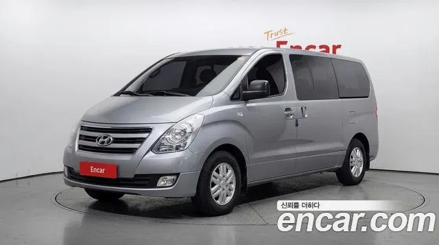 Hyundai Starex 2017 — photo 1