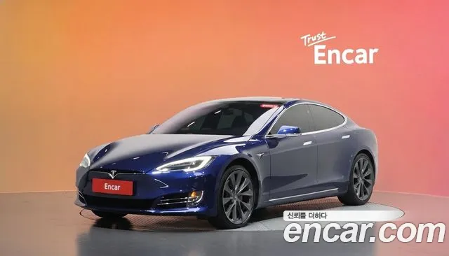 Tesla Model S 2019 — photo 1