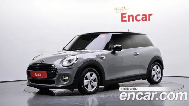 Mini Cooper 2018 — photo 1
