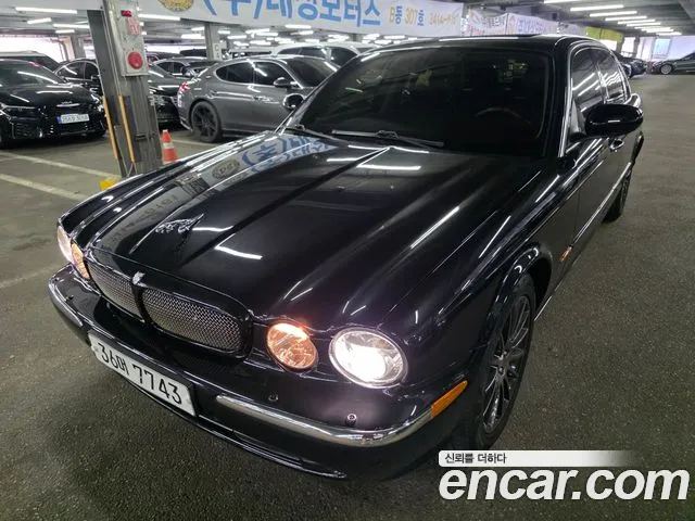 Jaguar XJ-8 2005 — photo 1