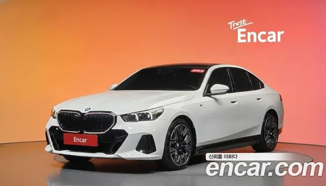 BMW i5 2025 — photo 1