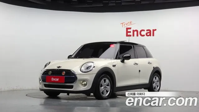 Mini Cooper 2016 — photo 1