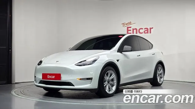 Tesla Model Y 2021 — photo 1