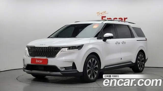 Kia Canival 2023 — photo 1