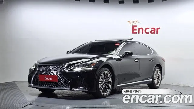 Lexus LS 2018 — photo 1