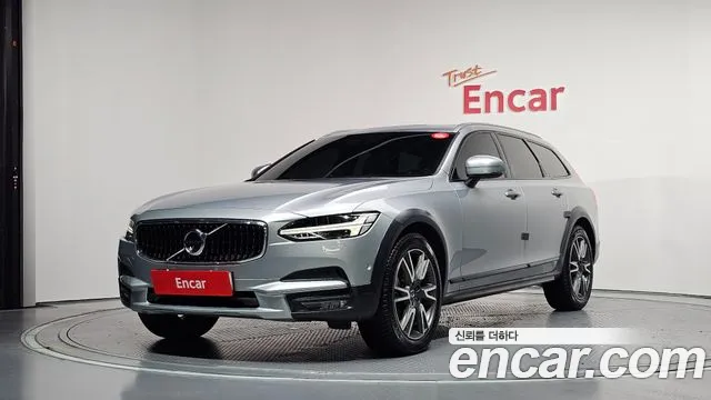 Volvo V90 2018 — photo 1