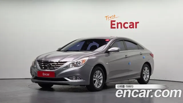 Hyundai Sonata 2010 — photo 1