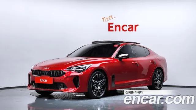 Kia Stinger 2023 — photo 1