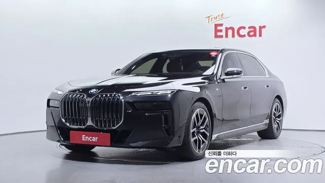 BMW 7-Series 2025 — photo 1