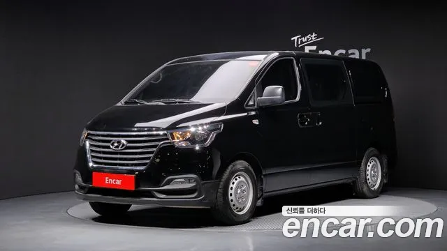 Hyundai Starex 2021 — photo 1