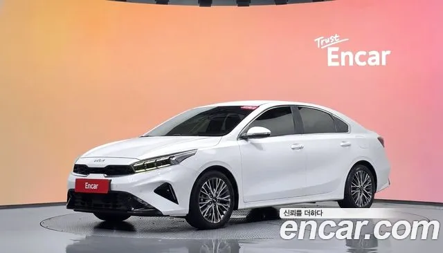 Kia K3 2023 — photo 1