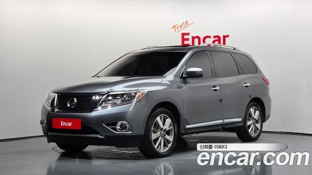 Nissan Pathfinder 2016 — photo 1