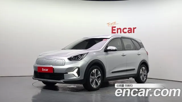 Kia Niro 2023 — photo 1