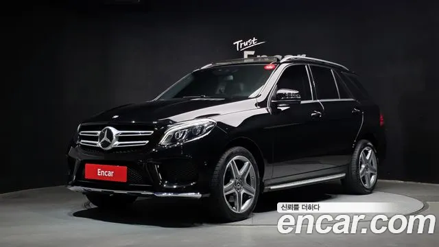 Mercedes-Benz GLE-Class 2017 — photo 1