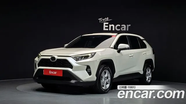 Toyota RAV4 2019 — photo 1
