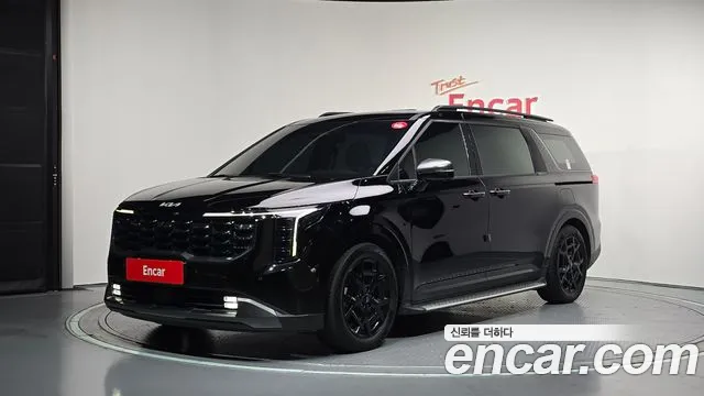 Kia Canival 2025 — photo 1