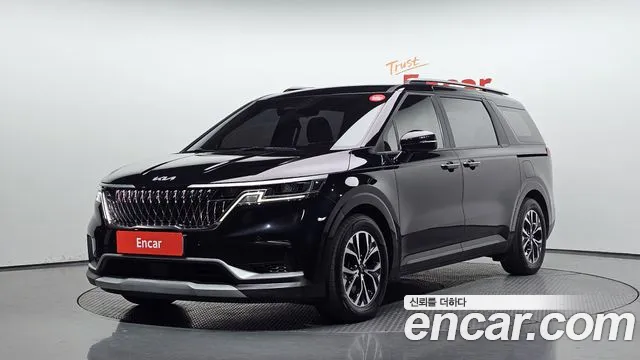 Kia Canival 2023 — photo 1