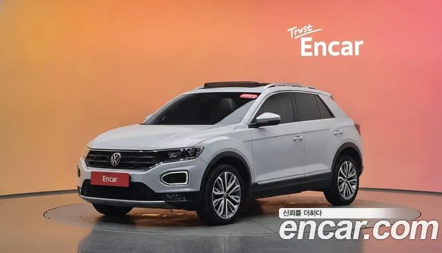 Volkswagen T-Roc 2021 — photo 1