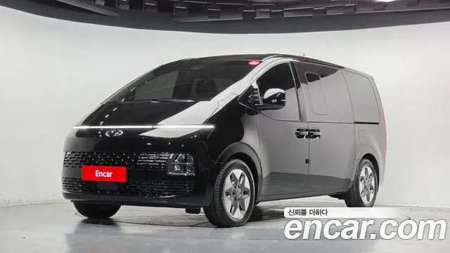 Hyundai Staria 2023 — photo 1