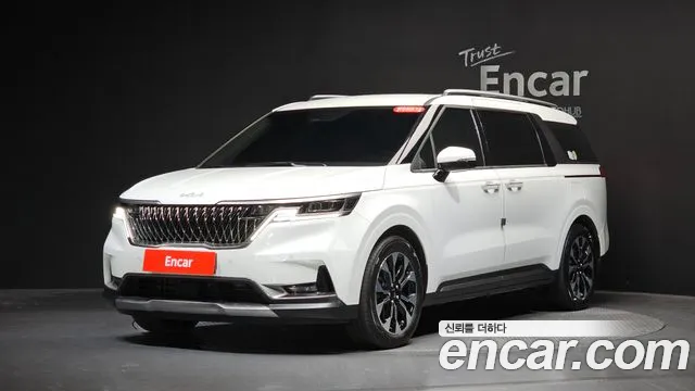 Kia Canival 2023 — photo 1