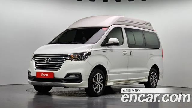 Hyundai Starex 2019 — photo 1