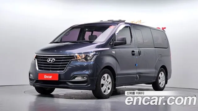 Hyundai Starex 2018 — photo 1