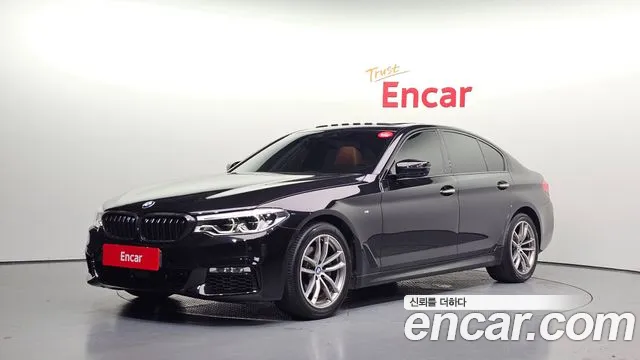 BMW 5-Series 2017 — photo 1