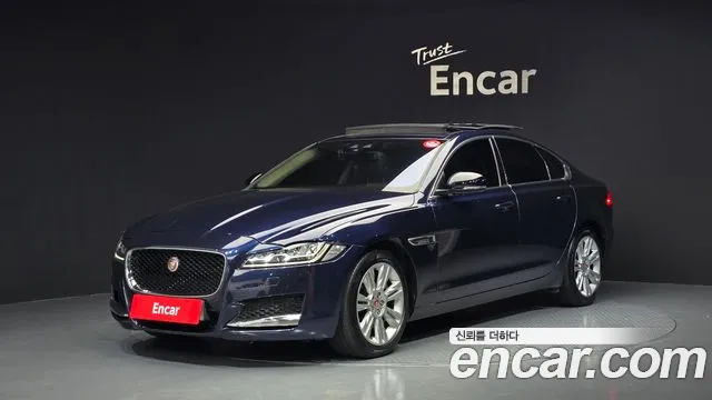 Jaguar XF 2017 — photo 1