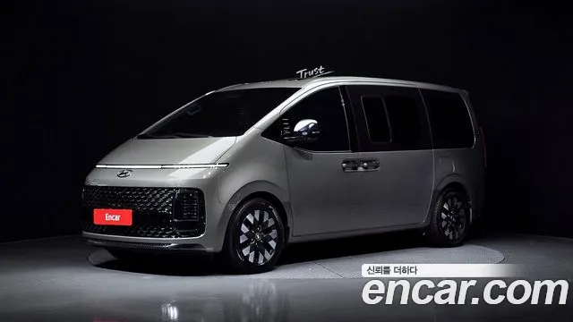 Hyundai Staria 2023 — photo 1