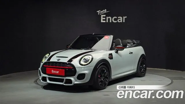 Mini Cooper Convertible 2020 — photo 1