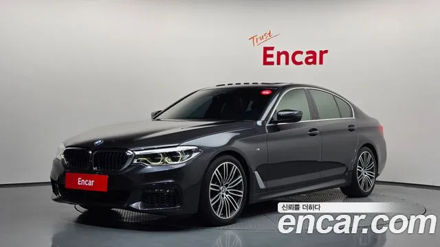 BMW 5-Series 2019 — photo 1