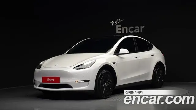Tesla Model Y 2021 — photo 1