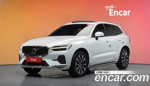 Volvo XC60 2023 — photo 1