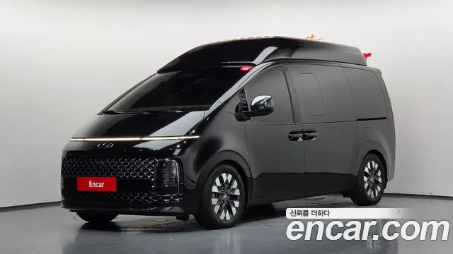 Hyundai Staria 2022 — photo 1
