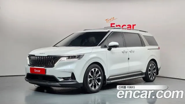 Kia Canival 2023 — photo 1