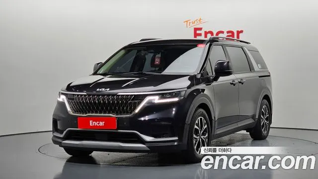 Kia Canival 2023 — photo 1