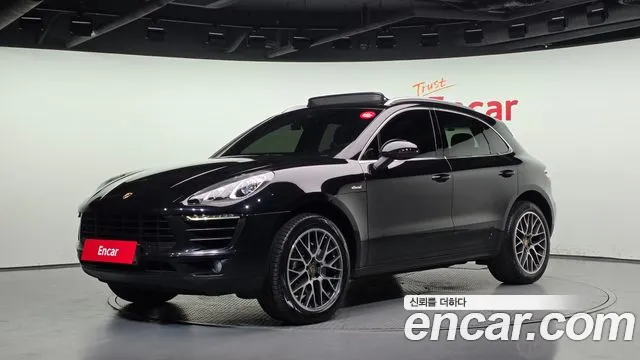 Porsche Macan 2017 — photo 1