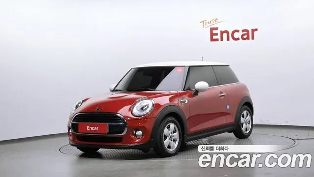 Mini Cooper 2018 — photo 1
