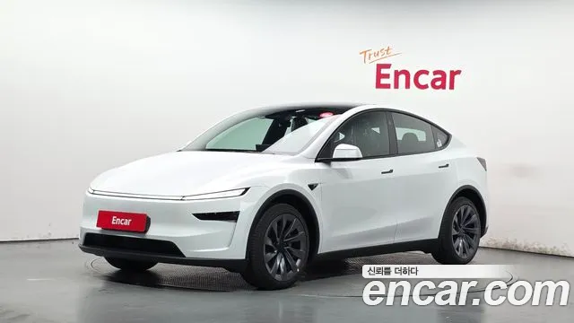 Tesla Model Y 2026 — photo 1