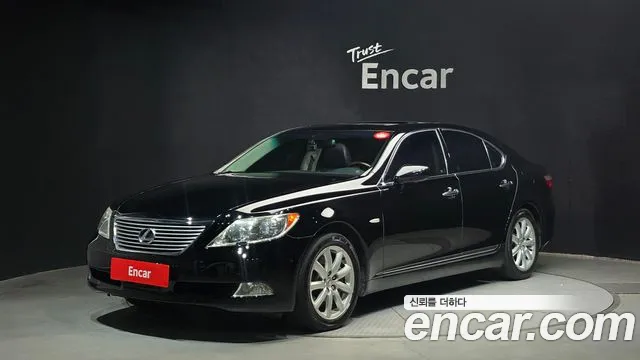 Lexus LS 2009 — photo 1